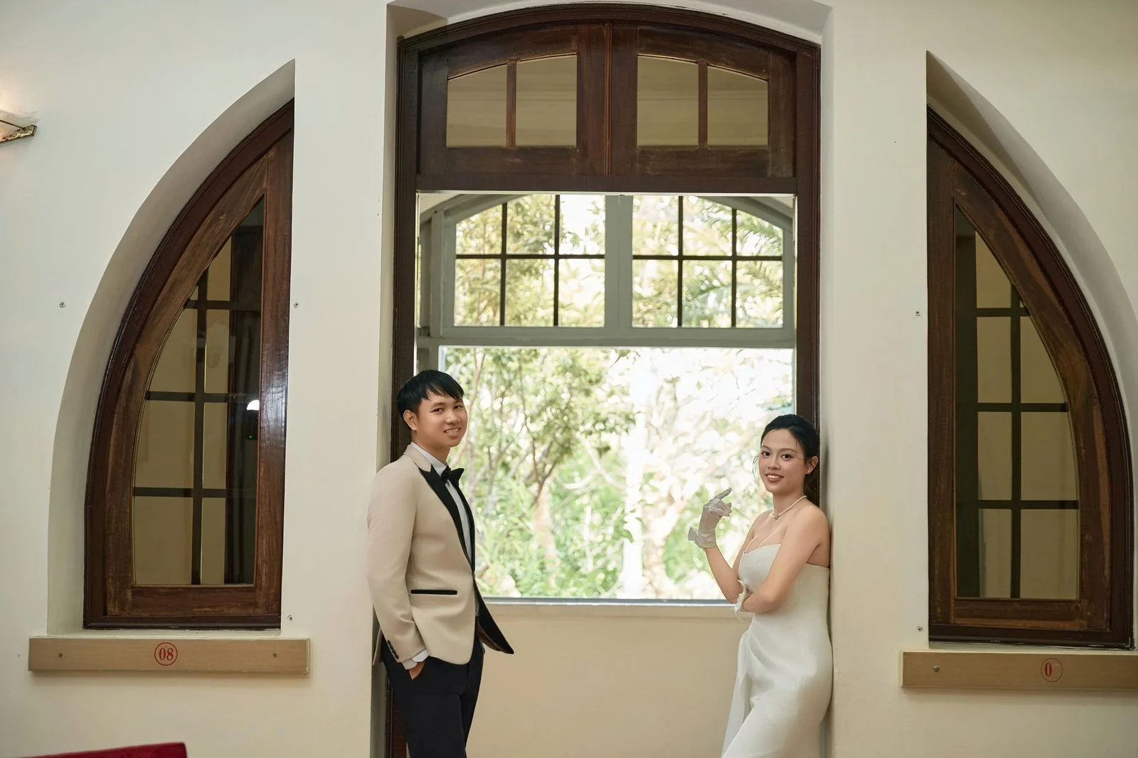 Cô dâu trong không gian kiến trúc châu Âu