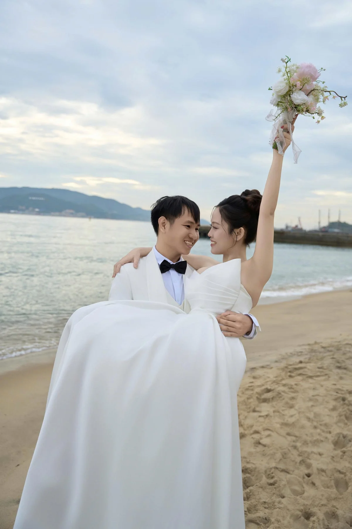 Khoảnh khắc vui bên biển